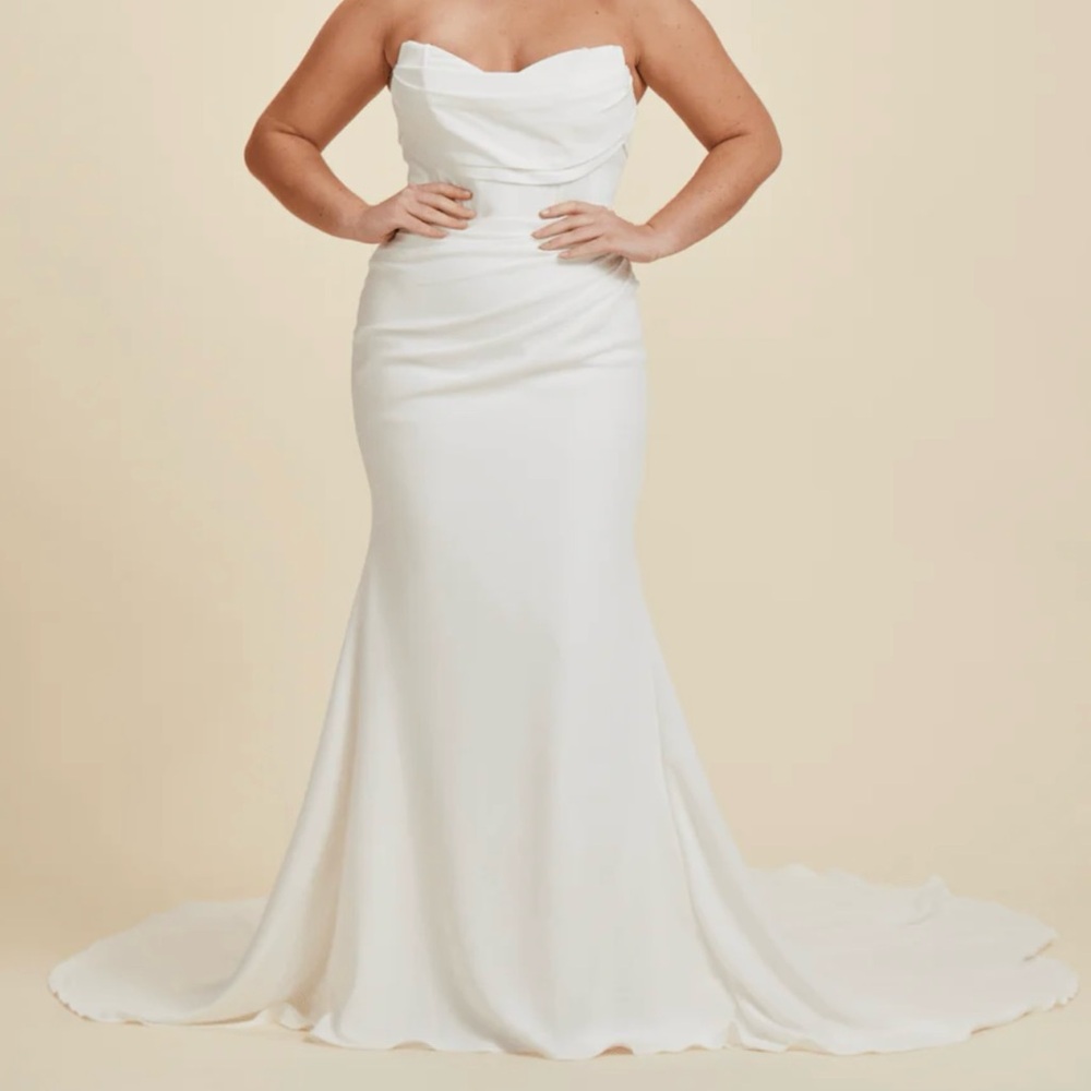LUXE REDUX
Bridal Ivory Emory